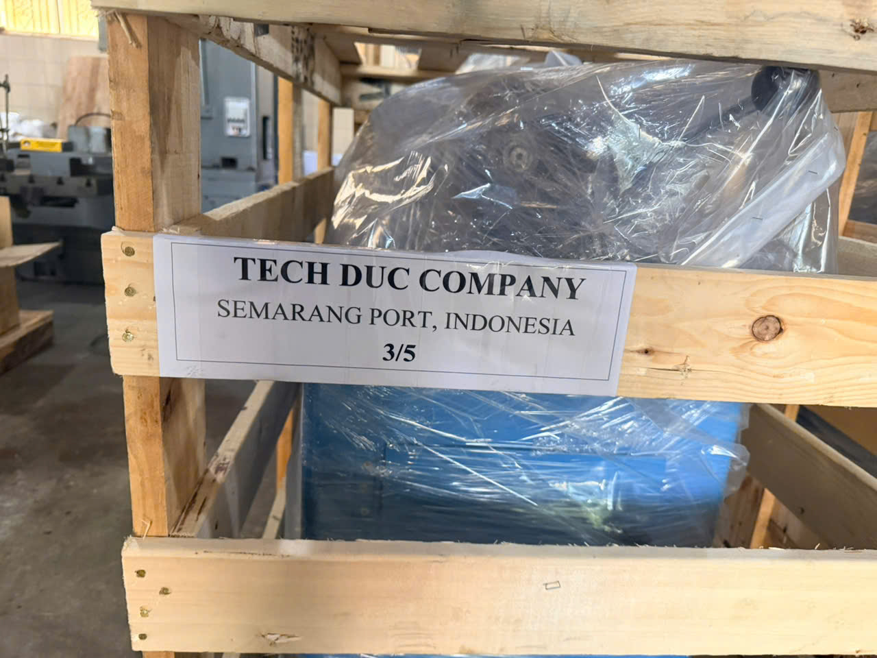 Our PRODUCTS Camshaft Grinding Machine CC2-AH,Cylinder Honing machine HMA-120HAVE ARRIVED TO INDONESIA