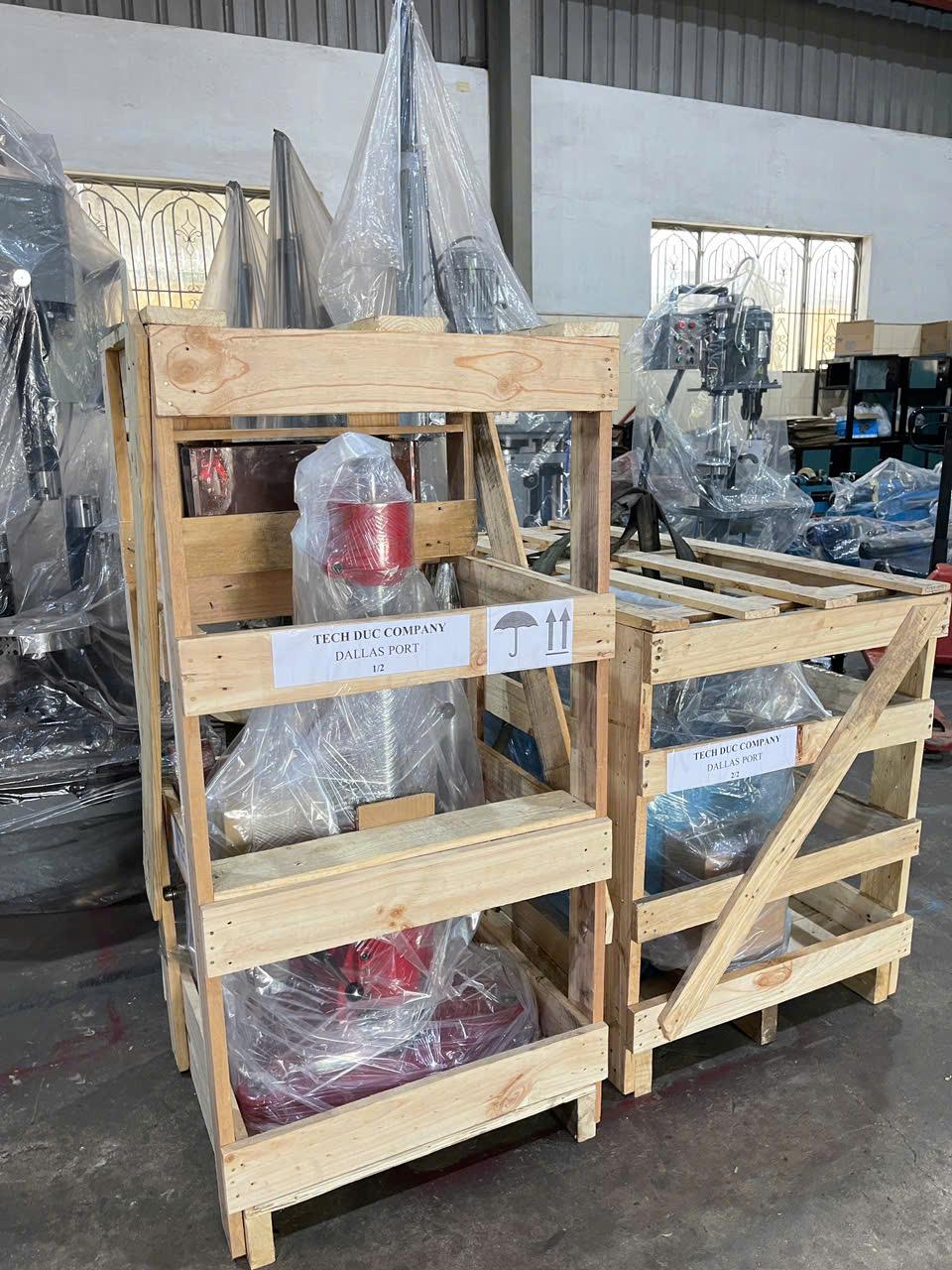 OUR PRODUCTS CAMSHAFT GRINDING MACHINE CC2-AH AND CYLINDER BORING MACHINE OSB-67 HAVE ARRIVED TO USA